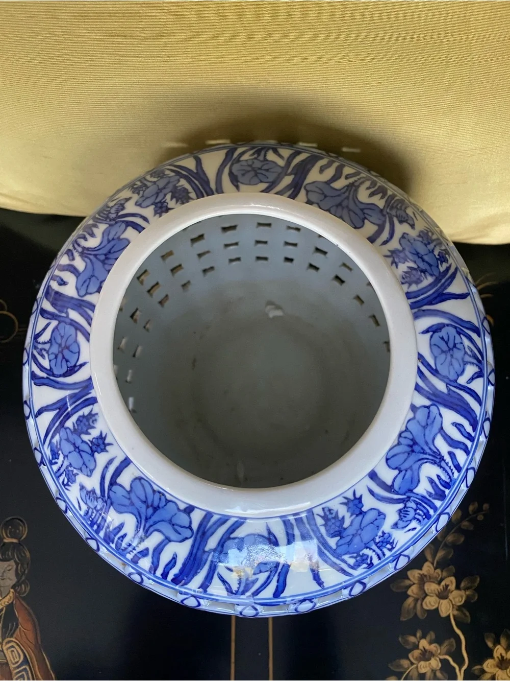 Vintage Blue & White Reticulated Porcelain Vase Jar, 7